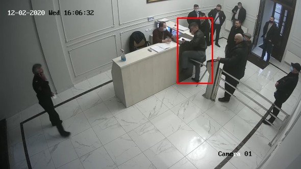 VIDEO EXCLUSIV // Momentul în care Veaceslav Platon, însoțit de pază, dă BUZNA la ședința CNPF